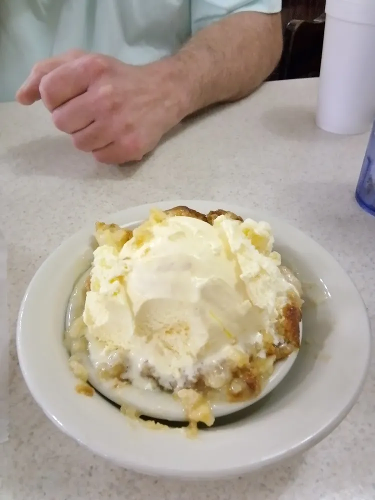 Peach Cobbler with Ice Cream